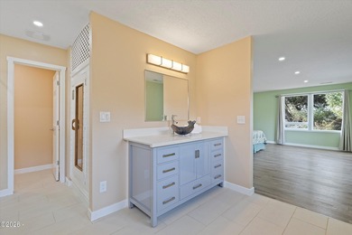 Roads End spacious and modern expansive open concept living home - photo 34