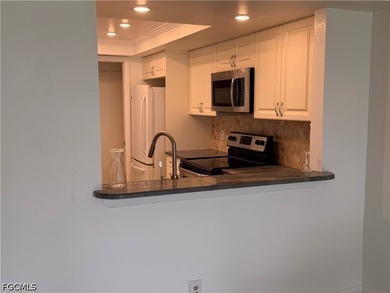 Excellent location Centrally located, close by to Private and - photo 8