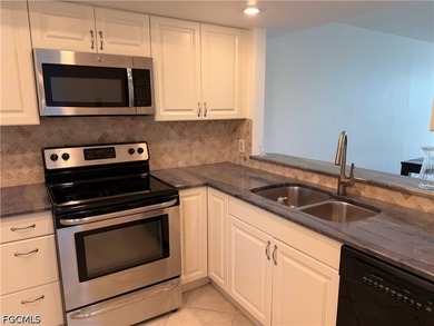 Excellent location Centrally located, close by to Private and - photo 10