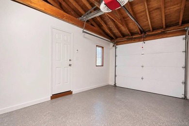 Spacious and well-maintained L-shaped ranch offering the perfect - photo 40