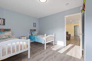 Roads End spacious and modern expansive open concept living home - photo 46