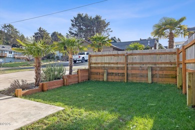 Roads End spacious and modern expansive open concept living home - photo 57