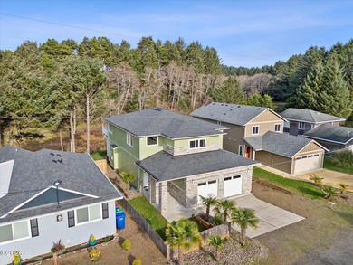 Roads End spacious and modern expansive open concept living home - photo 60