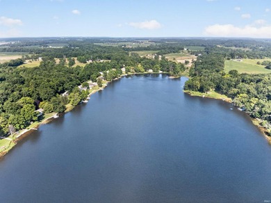 Well-maintained home with LAKE frontage! Open family room and - photo 3