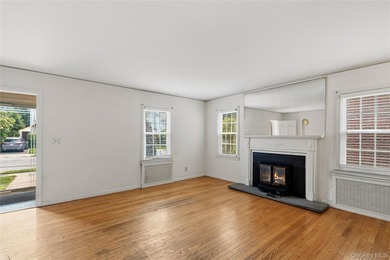 Welcome to this beautifully maintained expanded Cape where - photo 4