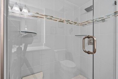 3-bedroom, 2-bathroom condominium in the highly desirable - photo 14