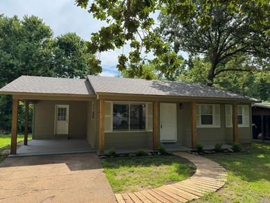 Lake Cherokee Home For Sale in Cherokee Village Arkansas