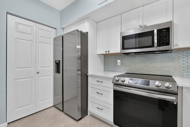 3-bedroom, 2-bathroom condominium in the highly desirable - photo 32