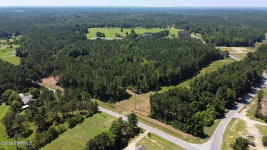 **Rare 19+ acre property** in the highly desirable West - photo 4