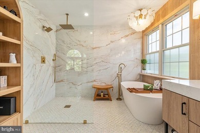 Indulge in the epitome of luxury living in this extraordinary - photo 36