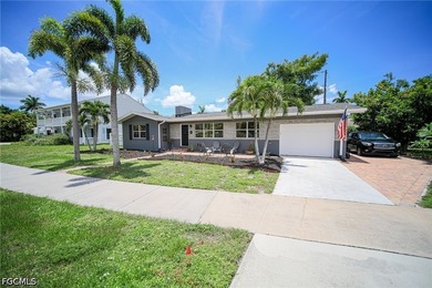 Single Family Home on a Corner Lot in the Heart of McGregor! - photo 2
