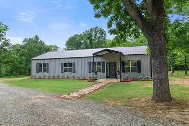 Unique barndominium located just outside Durant, Oklahoma, set - photo 3