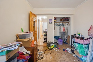 Charming 2-bedroom, 1-bathroom co-op apartment with breathtaking - photo 3
