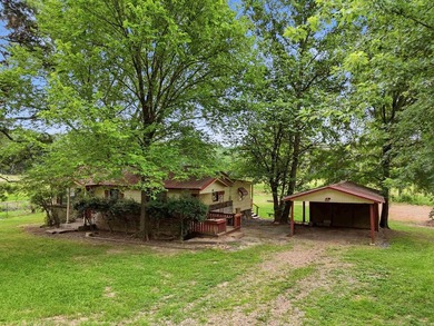 This move in ready home offers 3 bedrooms, 1 1/2 baths with - photo 4