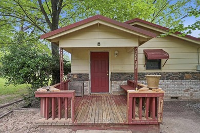 This move in ready home offers 3 bedrooms, 1 1/2 baths with - photo 8