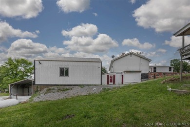4-bed, 2-bath waterfront home in the Turkey Creek arm of Lake of - photo 11