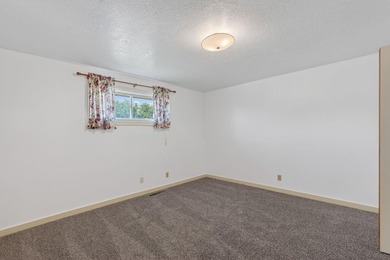 Welcome to your next home ! This beautiful brick home is - photo 14
