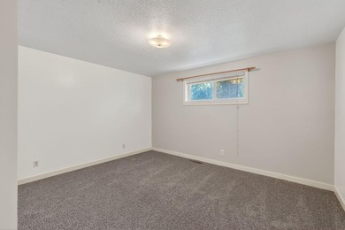 Welcome to your next home ! This beautiful brick home is - photo 15