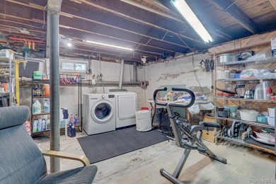 Welcome to this beautiful, renovated 4-bedroom, 2-bath home - photo 16