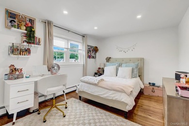 Welcome to this beautiful, renovated 4-bedroom, 2-bath home - photo 21