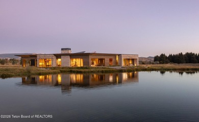Set in the exquisite Bar B Bar Ranch, this 36-acre - photo 3