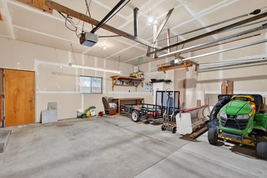 Welcome to your next home ! This beautiful brick home is - photo 27