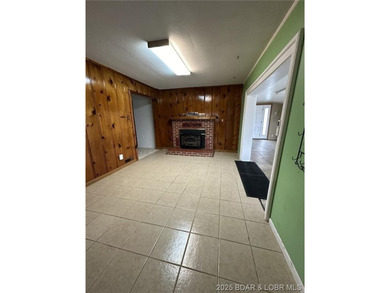 4-bed, 2-bath waterfront home in the Turkey Creek arm of Lake of - photo 27