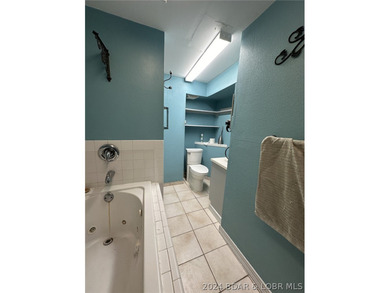 4-bed, 2-bath waterfront home in the Turkey Creek arm of Lake of - photo 28
