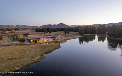 Set in the exquisite Bar B Bar Ranch, this 36-acre - photo 8