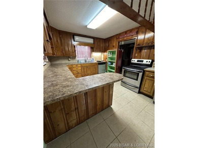 4-bed, 2-bath waterfront home in the Turkey Creek arm of Lake of - photo 30