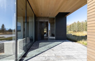 Set in the exquisite Bar B Bar Ranch, this 36-acre - photo 10