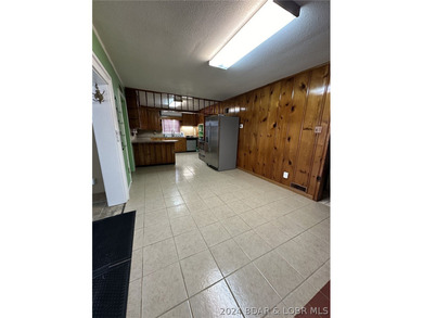 4-bed, 2-bath waterfront home in the Turkey Creek arm of Lake of - photo 31