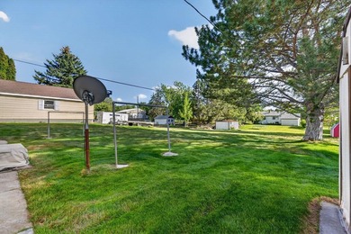 Welcome to your next home ! This beautiful brick home is - photo 32
