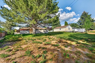 Welcome to your next home ! This beautiful brick home is - photo 36