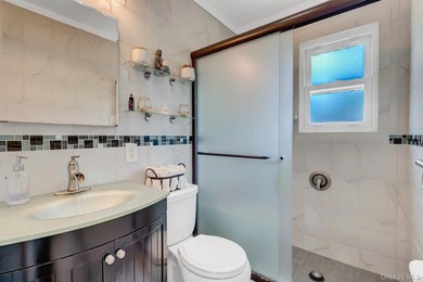 Welcome to this beautiful, renovated 4-bedroom, 2-bath home - photo 37