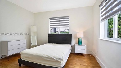 RARE MID-BEACH INVESTMENT GEM! Turnkey, 100% occupied boutique - photo 8