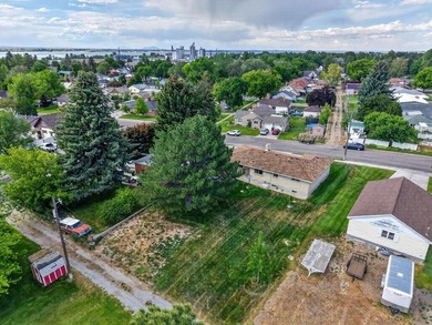 Welcome to your next home ! This beautiful brick home is - photo 40