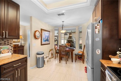This elegant first floor end unit presents 2/3 bedrooms, 2 baths - photo 3