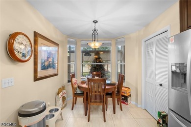 This elegant first floor end unit presents 2/3 bedrooms, 2 baths - photo 4