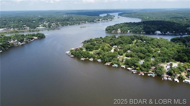 4-bed, 2-bath waterfront home in the Turkey Creek arm of Lake of - photo 47