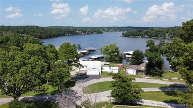 4-bed, 2-bath waterfront home in the Turkey Creek arm of Lake of - photo 49