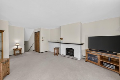 Additional listing photo 1