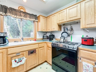Oregon Lakefront Living. Step out onto your private dock for a - photo 14