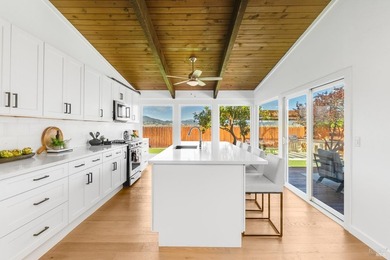 Rare 5 bedroom opportunity in the coveted Corte Madera flats - photo 8