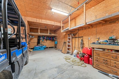Quintessential Lake House on a quiet cove, walk down-lot and a - photo 20