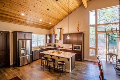 This beautifully maintained mountain retreat offers the perfect - photo 22