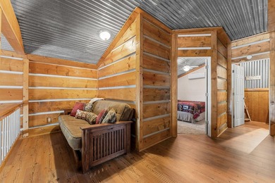 Quintessential Lake House on a quiet cove, walk down-lot and a - photo 22