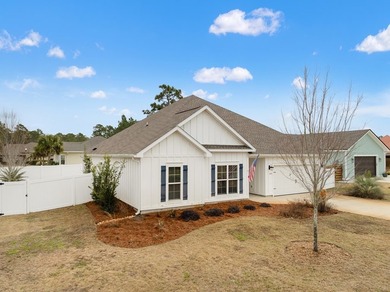 Better than new! This beautiful, open 4 bedroom home has the - photo 2