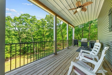 Quintessential Lake House on a quiet cove, walk down-lot and a - photo 30