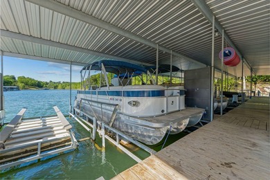 Quintessential Lake House on a quiet cove, walk down-lot and a - photo 34